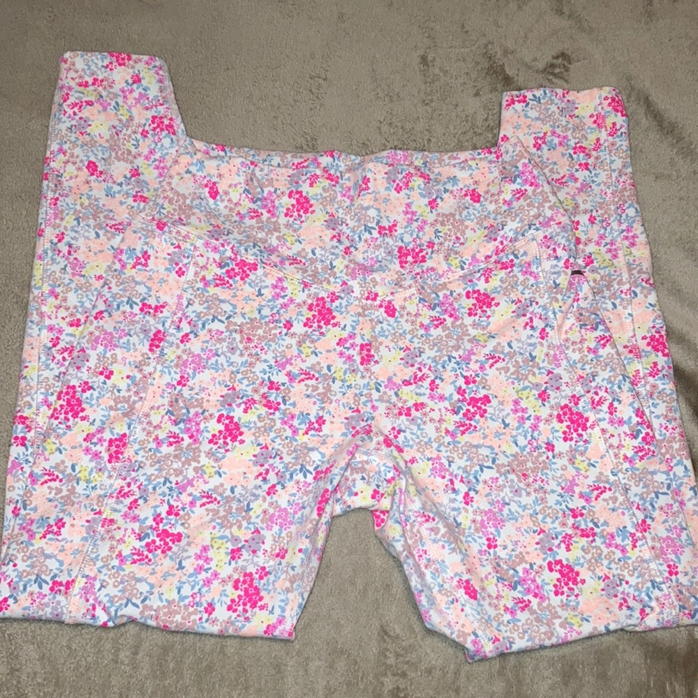 PINK Floral 7/8 Pocket Leggings